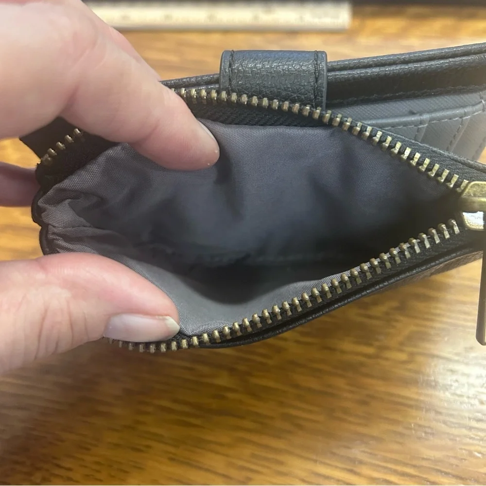 Fossil Lanie Black Leather Tab Wallet Organizer Snap Closure Classic Everyday